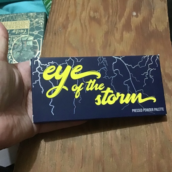 Authentic Kylie pallet eye of the storm rare - Picture 4 of 4